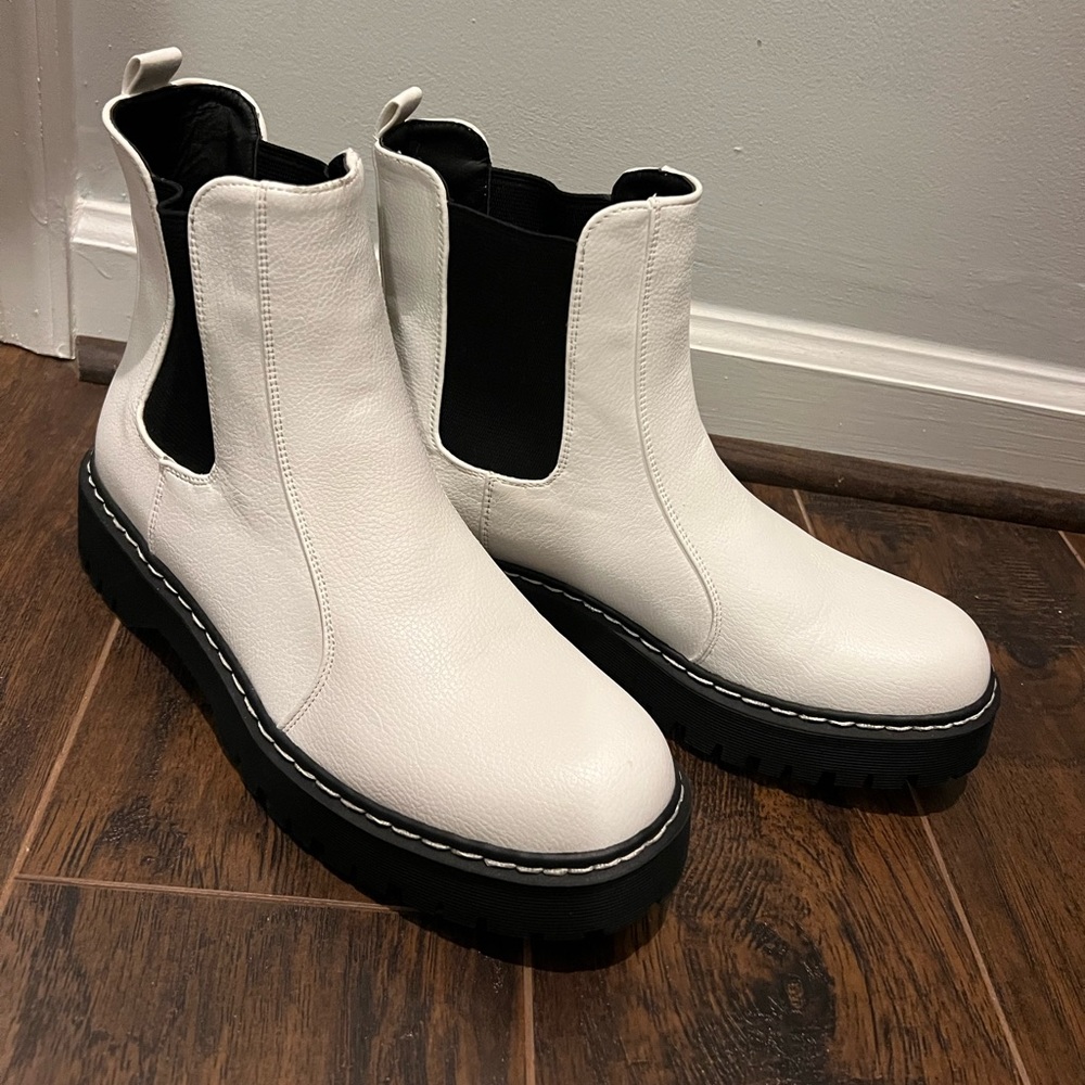New Never worn white ankle boots
